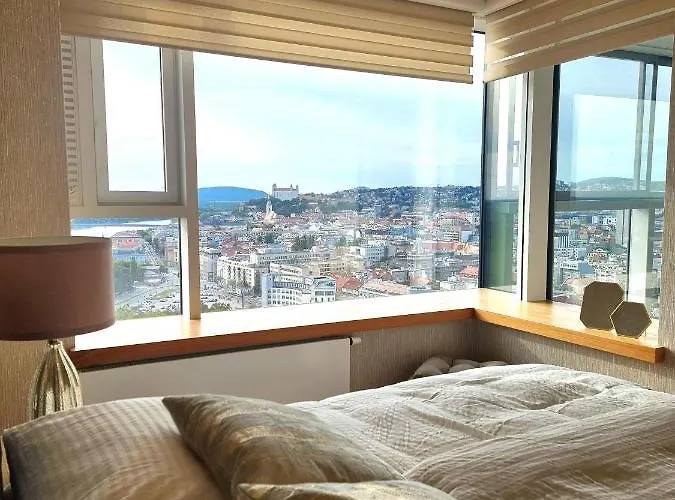 Majestic Golden View Apartment Pressburg